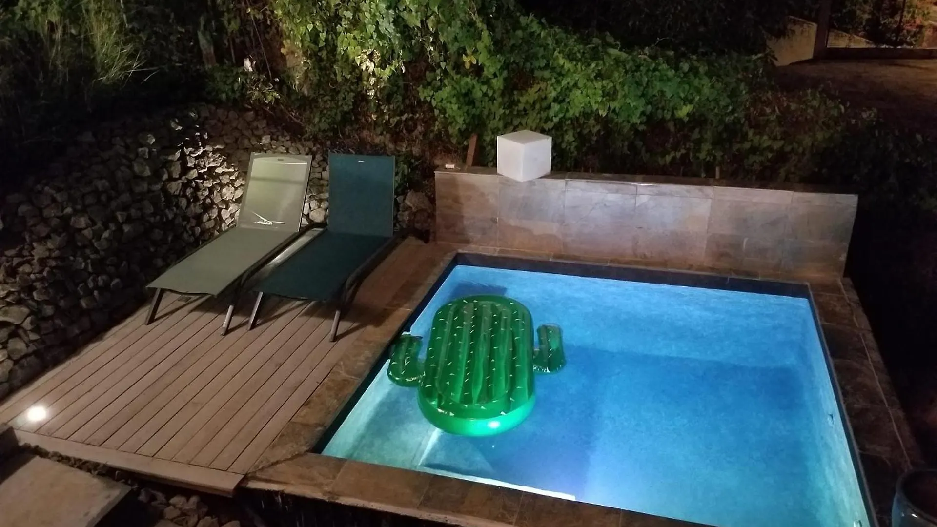 Villa T4 Avec Piscine, 6 A 8 Personnes Schoelcher